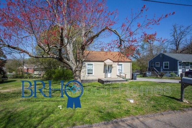 Building Photo - 3213 Shields Ave