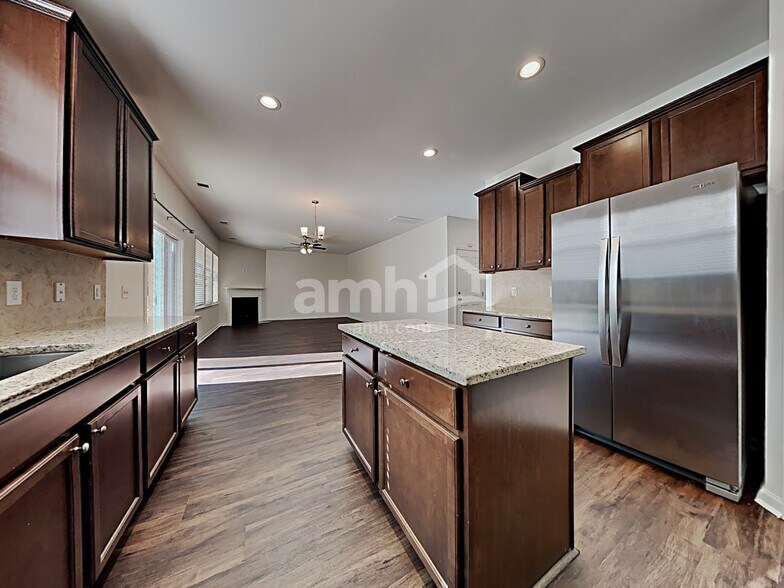 Building Photo - 138 Blackwater Way