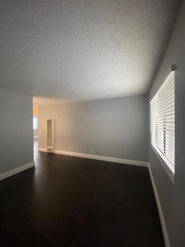 Interior Photo - 1429