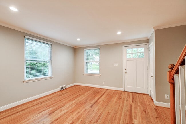 Building Photo - 8451 Water Oak Rd