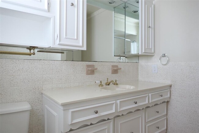 Building Photo - 6317 Rincon Way