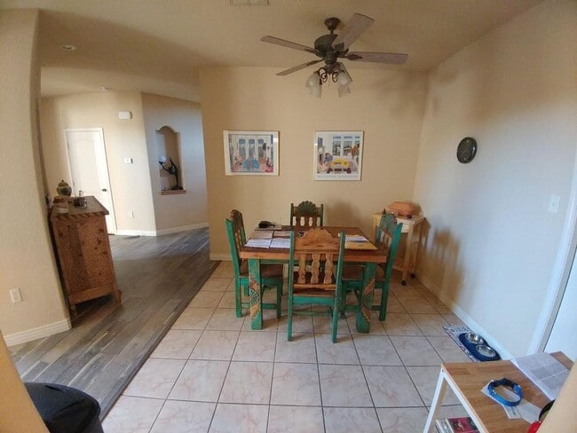 Building Photo - 438 Desert Lakes Rd