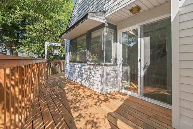 Building Photo - 4965 SW 152nd Ave