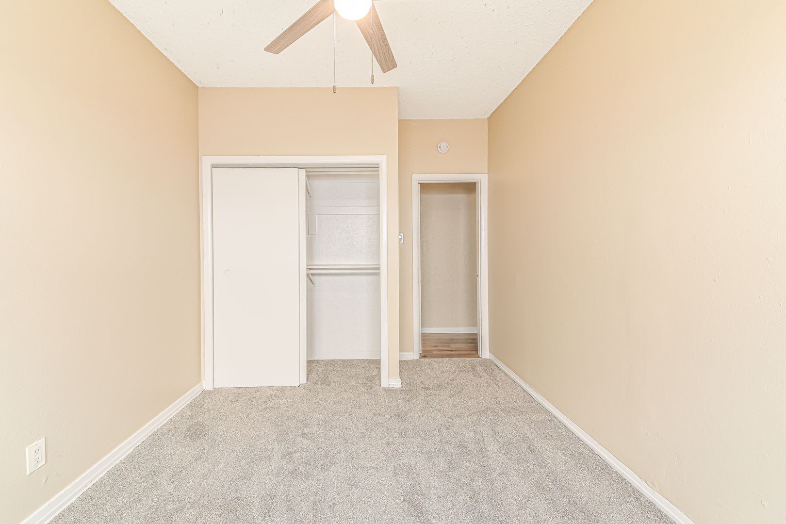 Building Photo - 1324 N Peterson Ave