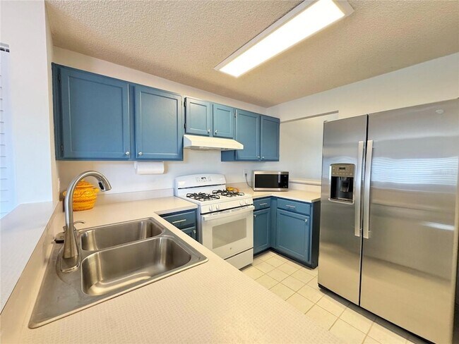 Building Photo - 715 Magnolia Pl