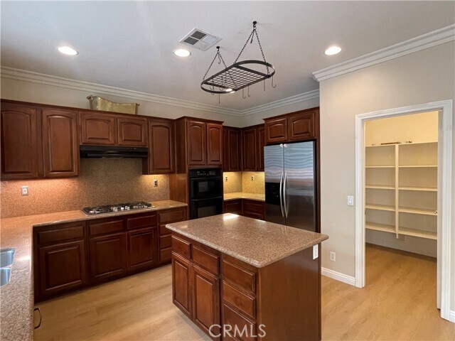 Building Photo - 16 Rosenblum