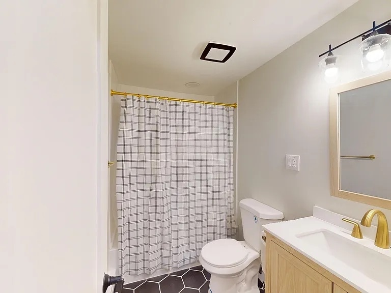 Building Photo - 107 Hickory Rd