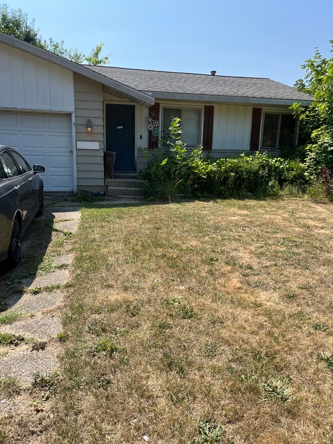 Building Photo - 10979 Mountain Ash Ave NW