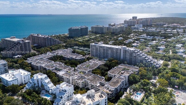 Building Photo - 151 Crandon Blvd