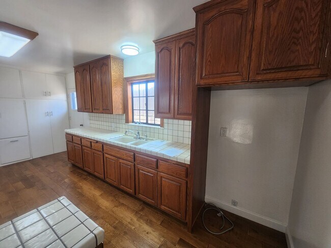 Building Photo - Beautiful 3B/1.5Bath Home in Gardena: $3,8...
