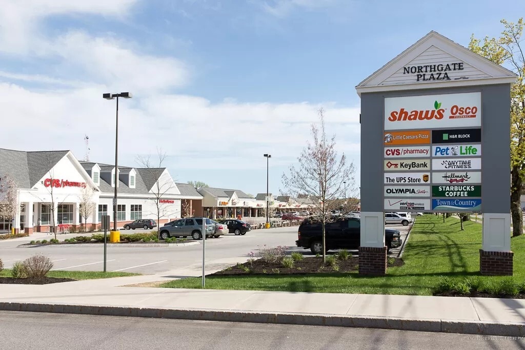 Nearby Shopping Center - 175 Woodlawn Ave