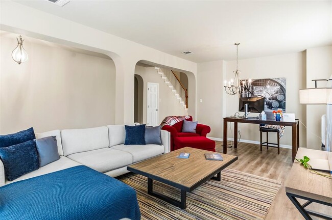 Building Photo - 14504 Broadwinged Hawk Dr