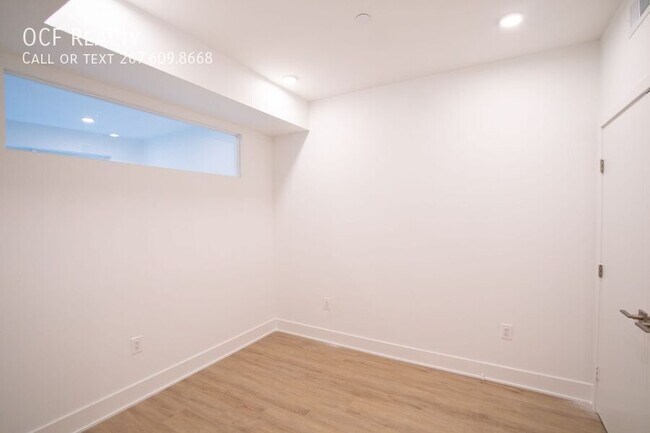 Building Photo - 1325 N Lee St