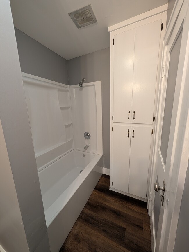 Building Photo - 1029 SW Webster Ave