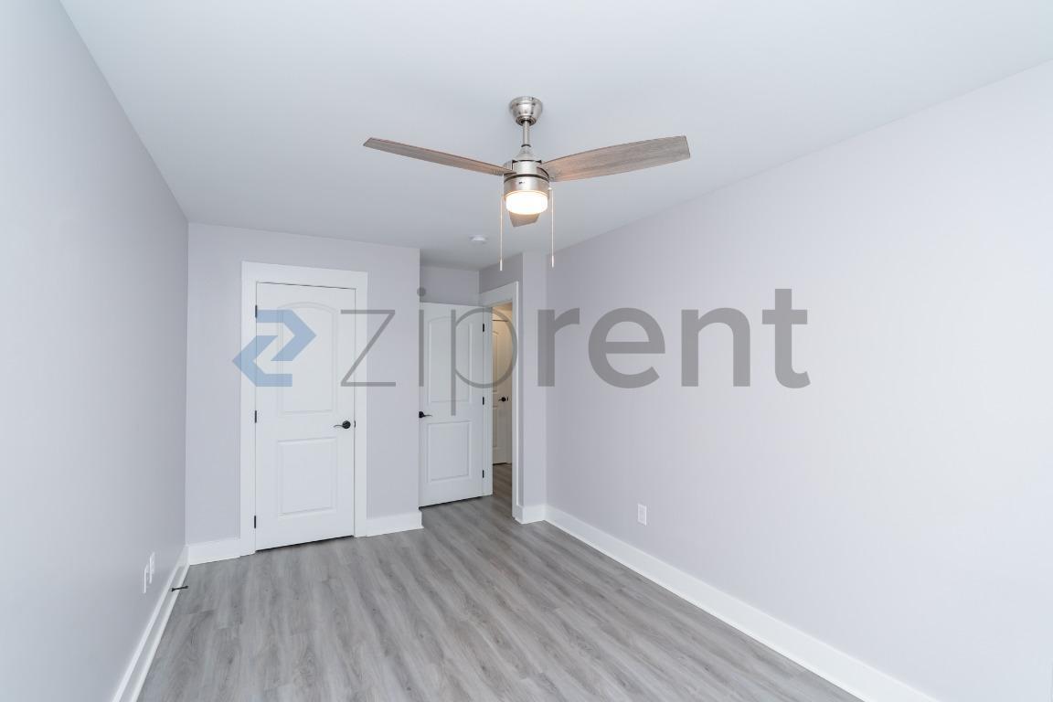 Building Photo - Unit 105