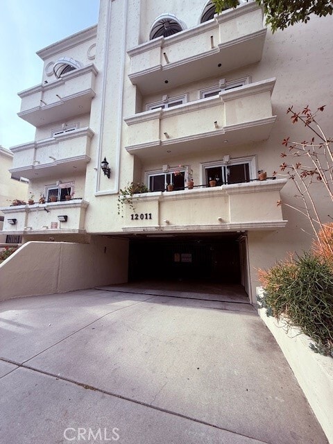 Building Photo - 12011 Goshen Ave