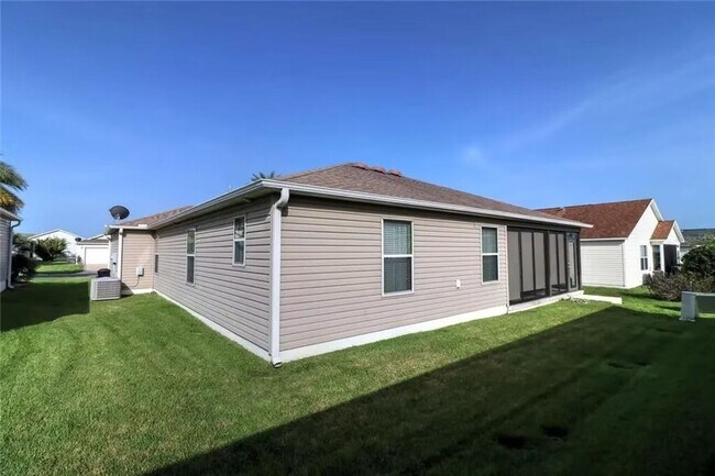 Building Photo - M2393 Carriage Hill Way (VC/M5)