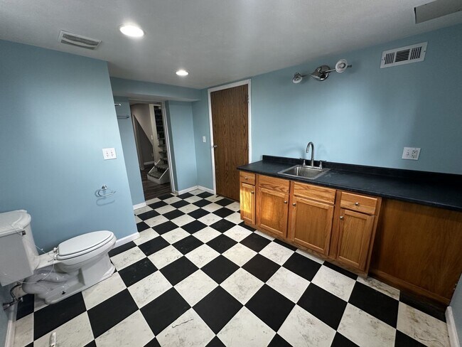 Building Photo - 718 N 86th St