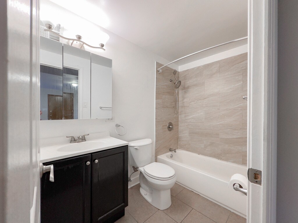 Building Photo - 4180 N Marine Dr