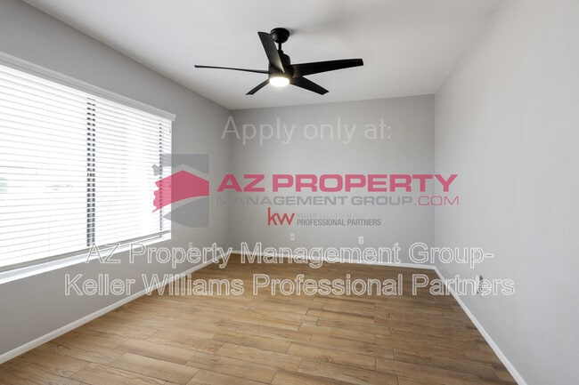 Building Photo - 938 E Villa Maria Dr