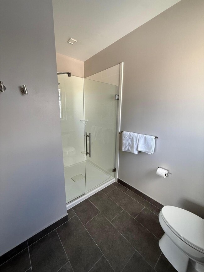 Building Photo - 480 N Main St