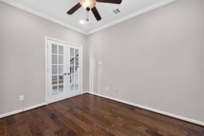 Building Photo - 50 Vershire Cir