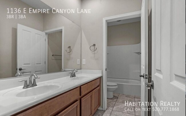 Building Photo - 1136 E Empire Canyon