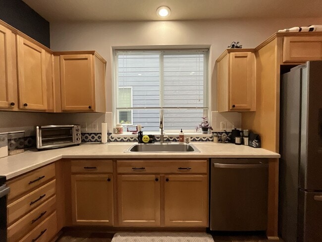 Building Photo - Modern 2 Bedroom + Bonus Room Townhome Near Nike with Dual En Suites, Balcony & Attached Garage