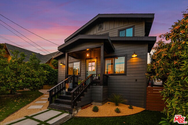 Building Photo - 2217 Scott Ave