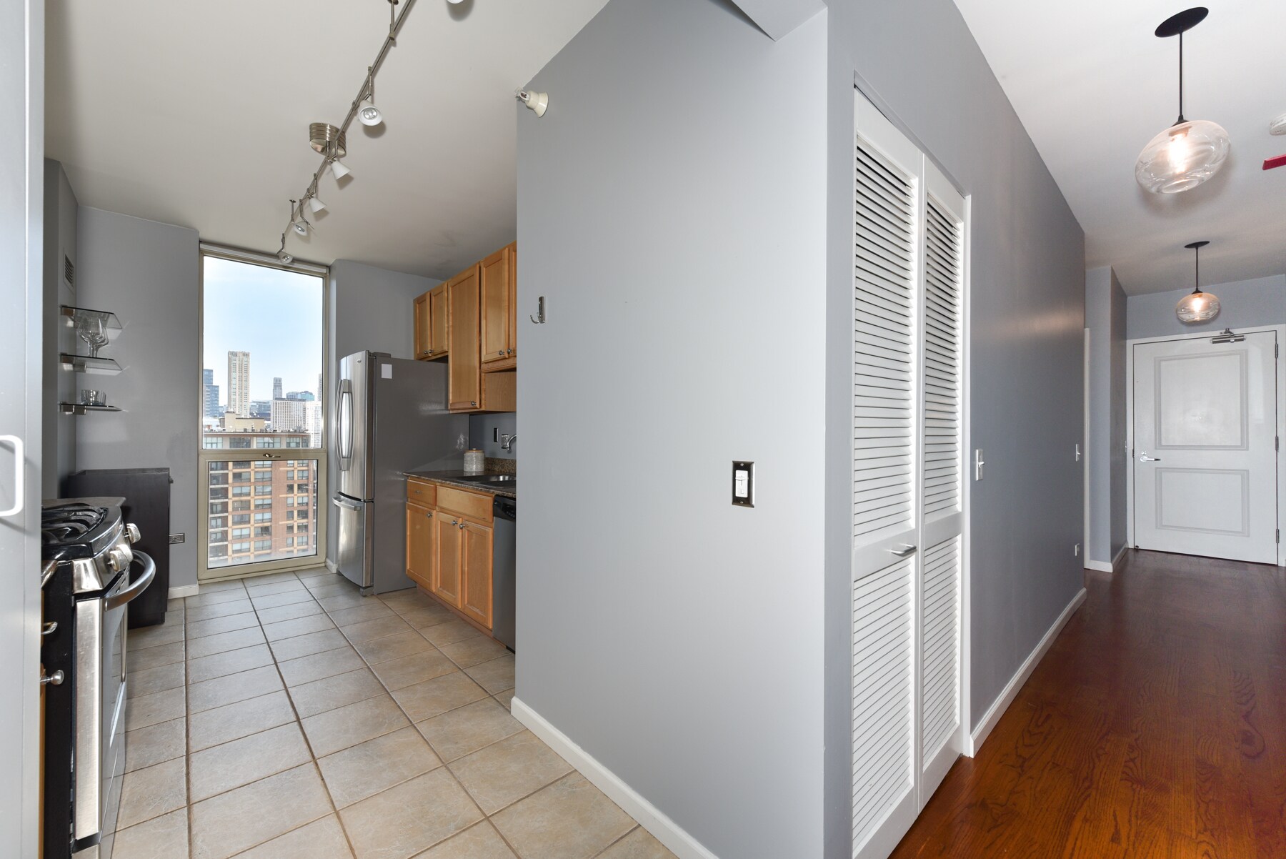In-unit washer and dryer off hallway - 645 N Kingsbury St
