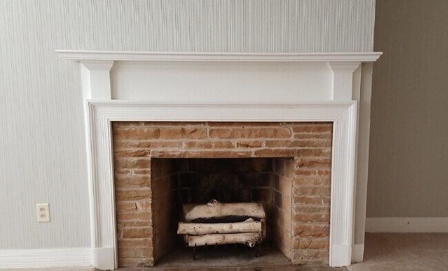 Building Photo - 109 Tanglewood Dr