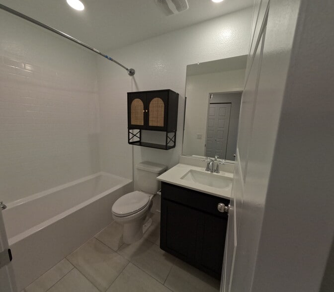 Building Photo - 10772 Blake Gardens Ct