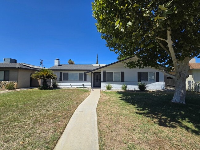 Building Photo - ? Modern 3-Bed, 2-Bath Home with Gorgeous ...