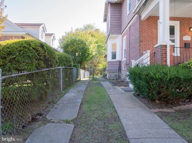 Building Photo - 113 Elm Ave