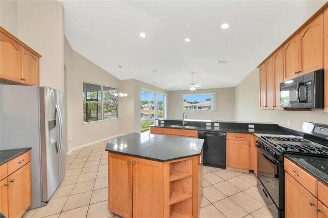 Building Photo - 12079 Aster Ave