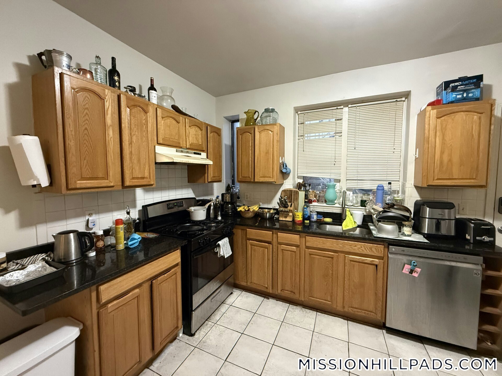 Building Photo - 1458 Tremont St