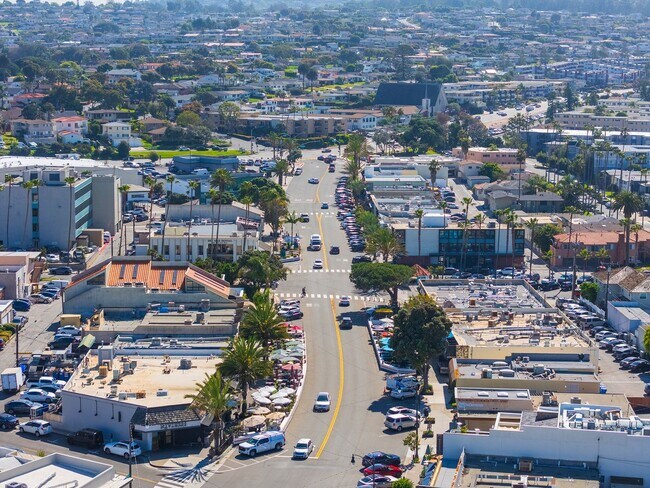 Building Photo - Cozy Redondo Beach Rental