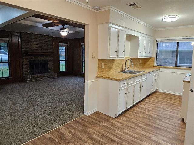 Building Photo - 604 Willow Way