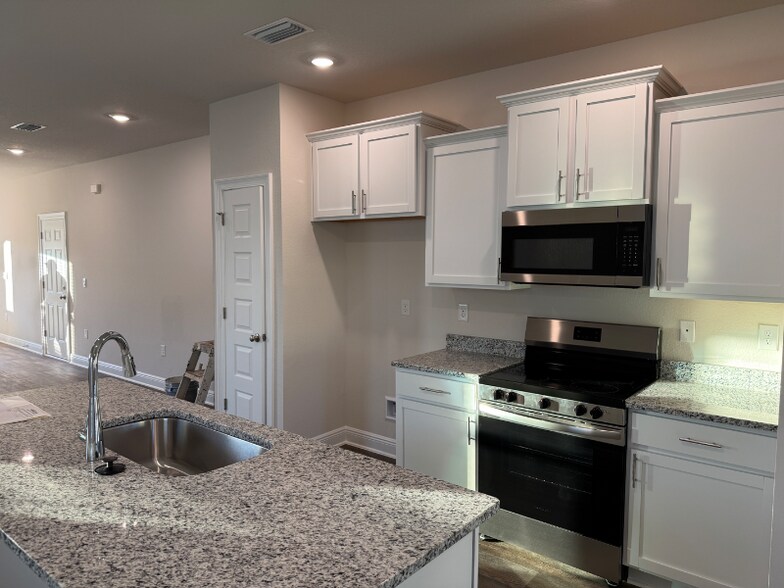 Building Photo - 13762 Logan Pl