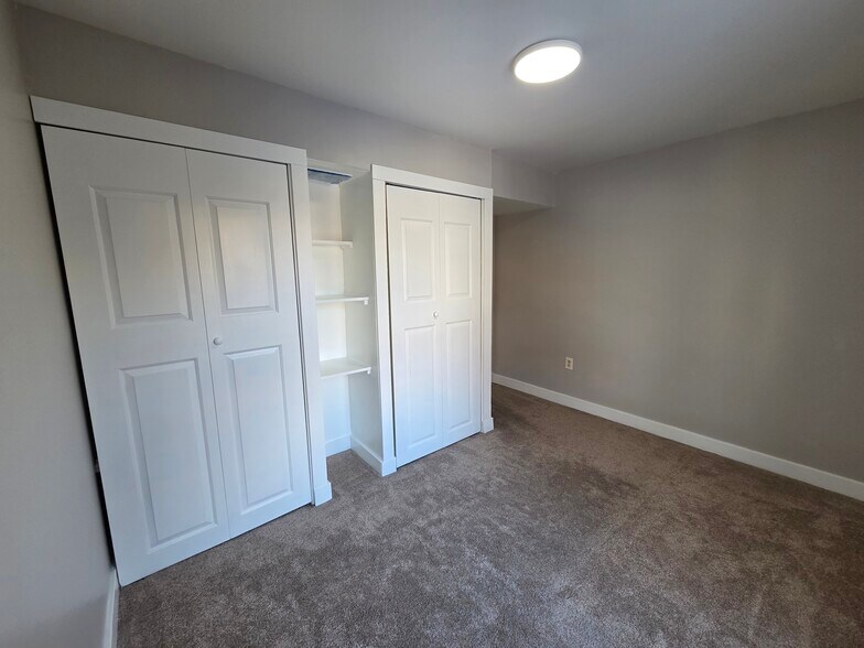 Building Photo - 5201 Duke St