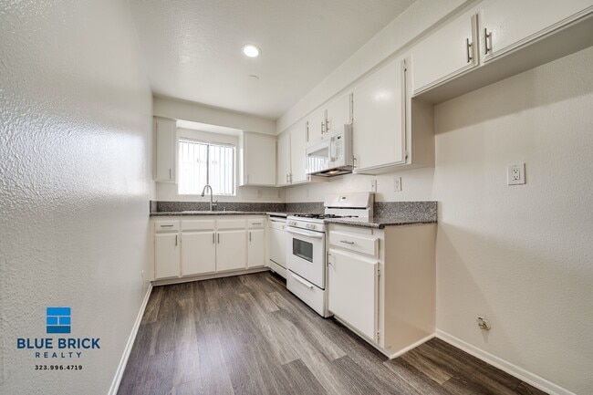 Building Photo - 5121 Klump Ave