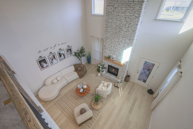 Building Photo - Beautiful 4 bed 3.5 bath over 3000 sq. ft. home with lots of upgrades in Mt. Juliet.  Perfect ent...