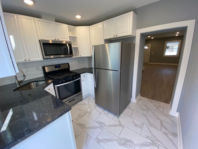 Building Photo - 5404 Delancey St