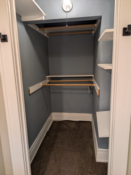 Building Photo - 69 Parkside Ave