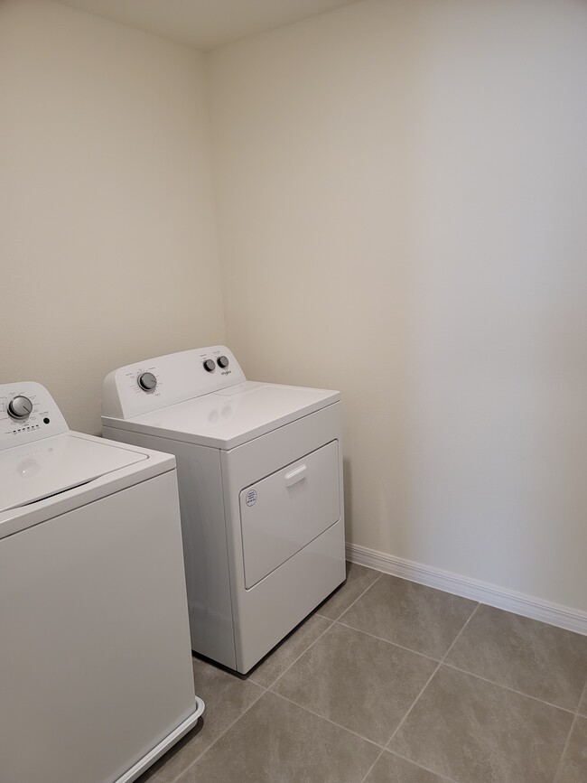 Washer/Dryer room - 3226 Evenmore Wy