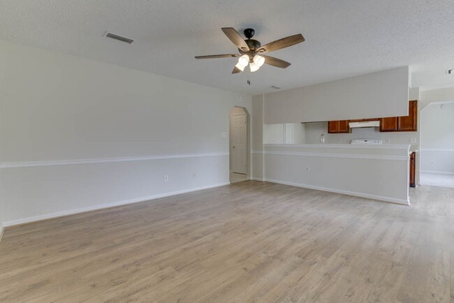Building Photo - 1121 Nipigon Ct