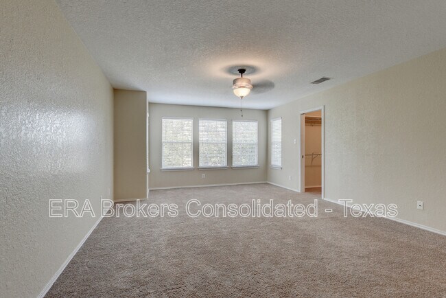 Building Photo - 16734 Basin Oak