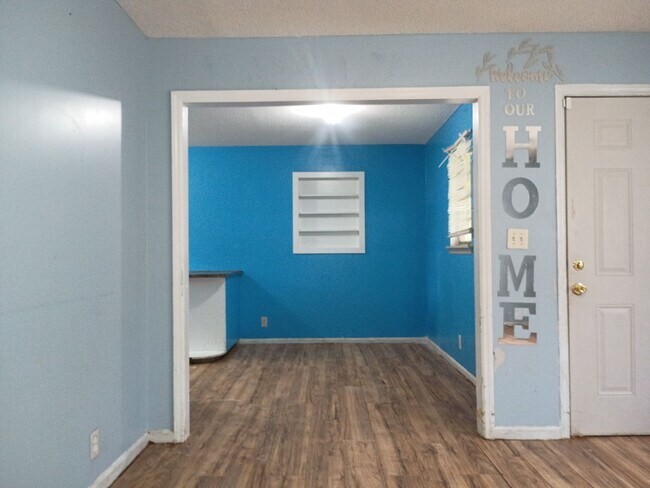 Building Photo - 508 Mitchell Ave