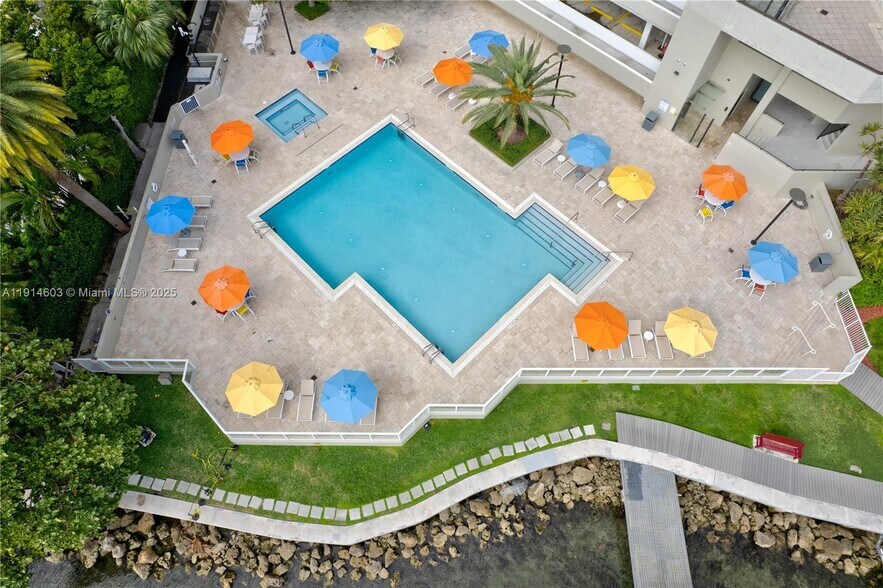 Building Photo - 1581 Brickell Ave