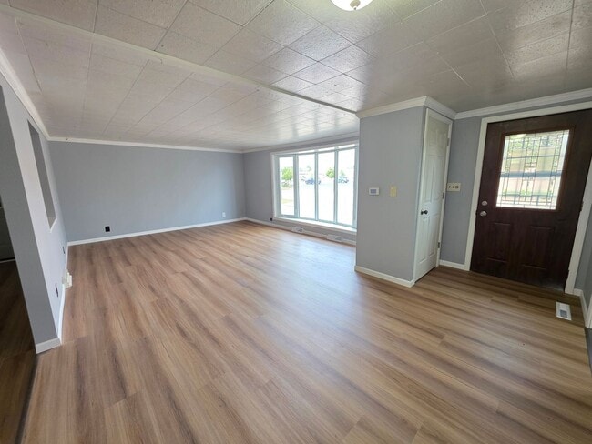Primary Photo - 3 Bed 1 Bath Single Family Home in Wiscons...